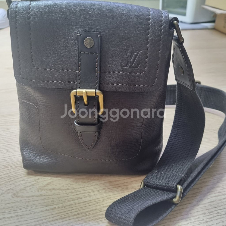 루이비통 크로스백--2