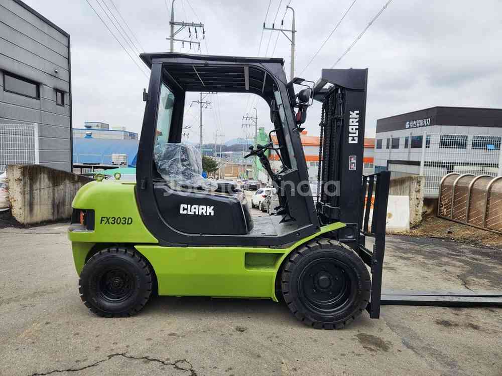 삼성 디젤3톤 중고지게차 판매합니다--1