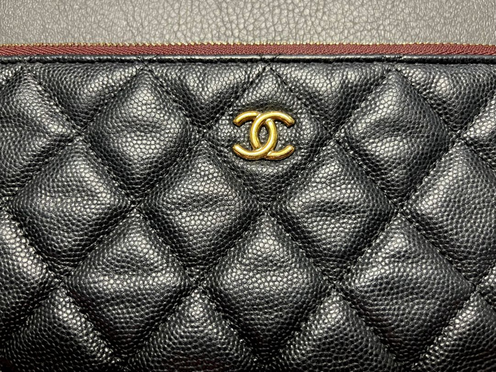 샤넬 캐비어 금장 클러치--2