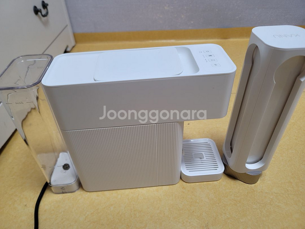 바리스타 캡슐커피머신 브리즈 크림색상 판매합니다.--1