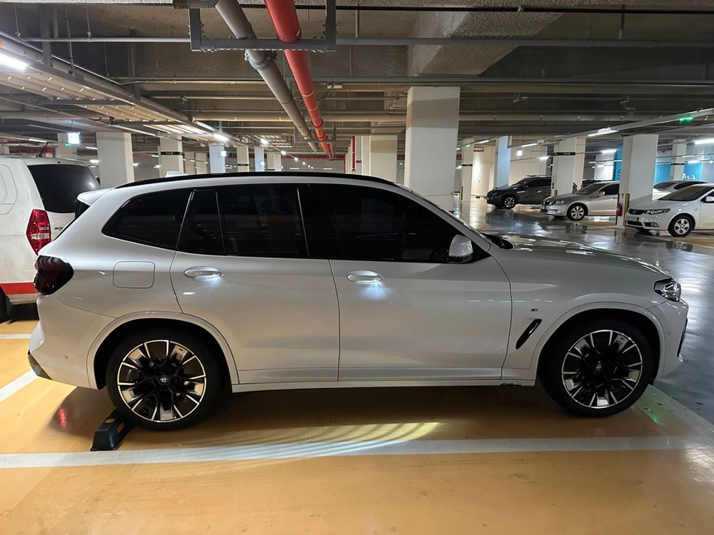 bmw ix3 이미지