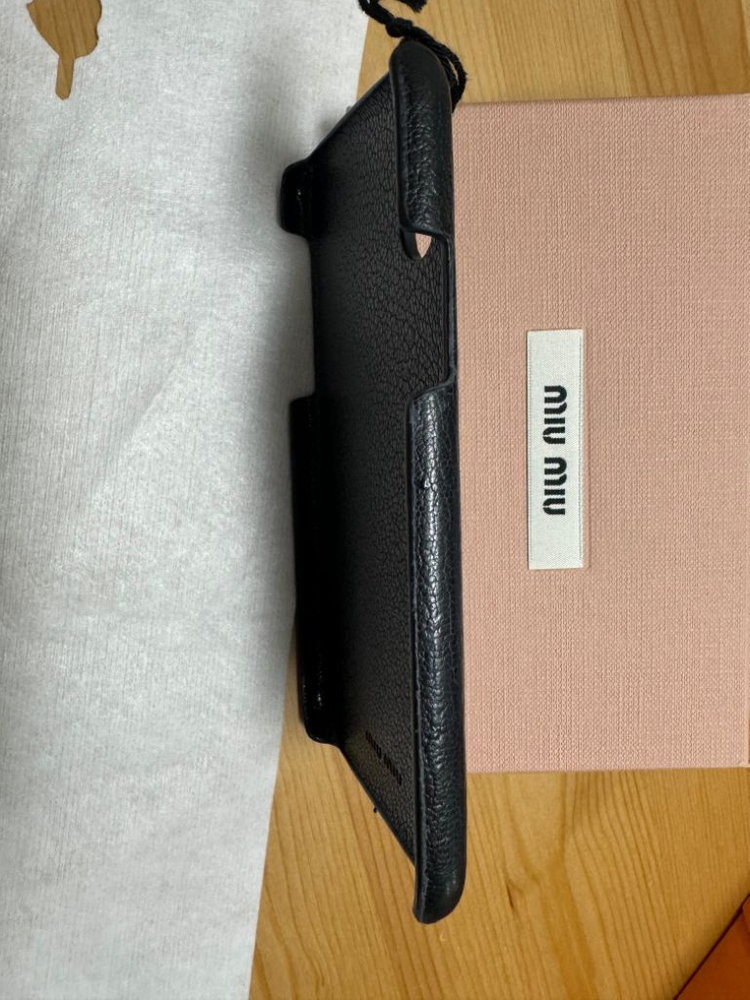 미우미우 아이폰케이스 X.XS--1