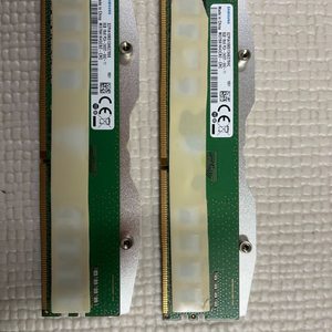 삼성램 DDR4 8g 2400+방열판 2개 팝니다