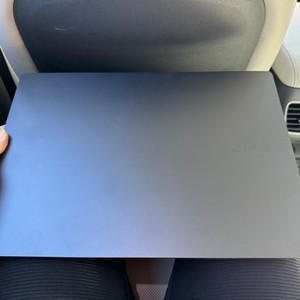 갤럭시북3 프로 16인치 모델 판매합니다.