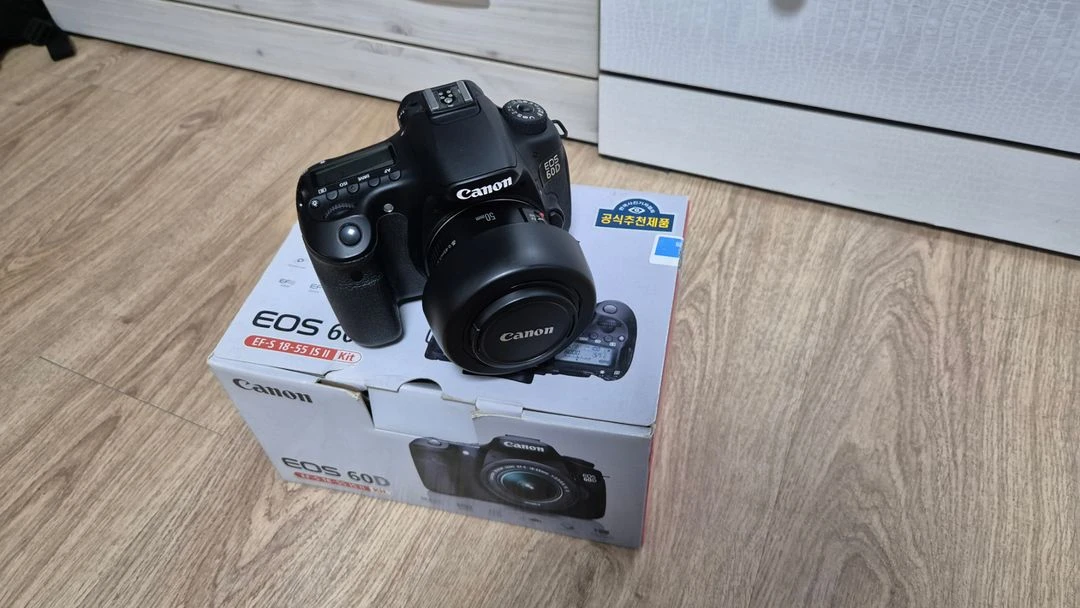 캐논 EOS 60D DSLR 카메라 삼각대 포함 이미지