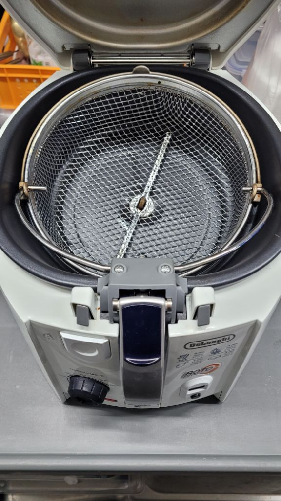 드롱기 튀김기 이미지