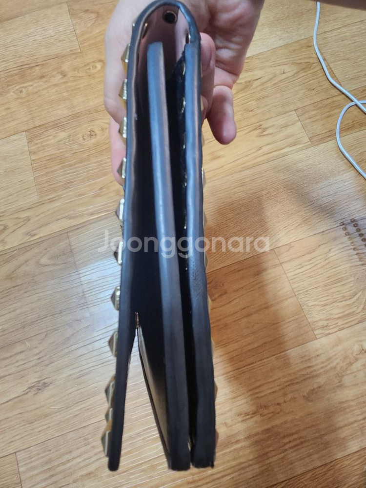 정품 발렌티노 락스터드 클러치--2