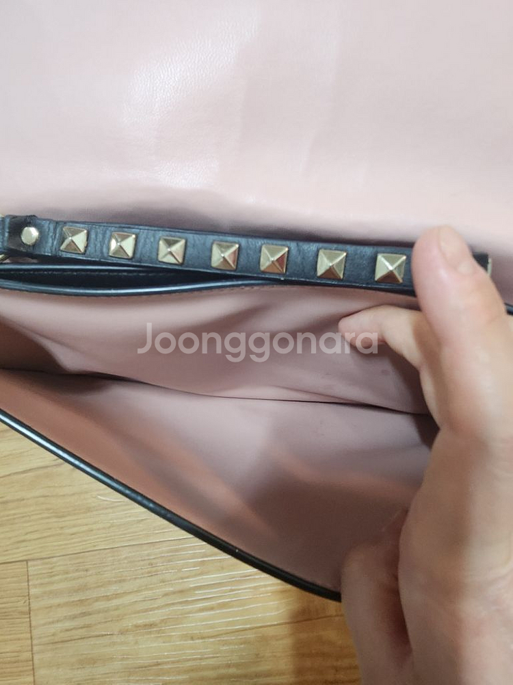 정품 발렌티노 락스터드 클러치--6