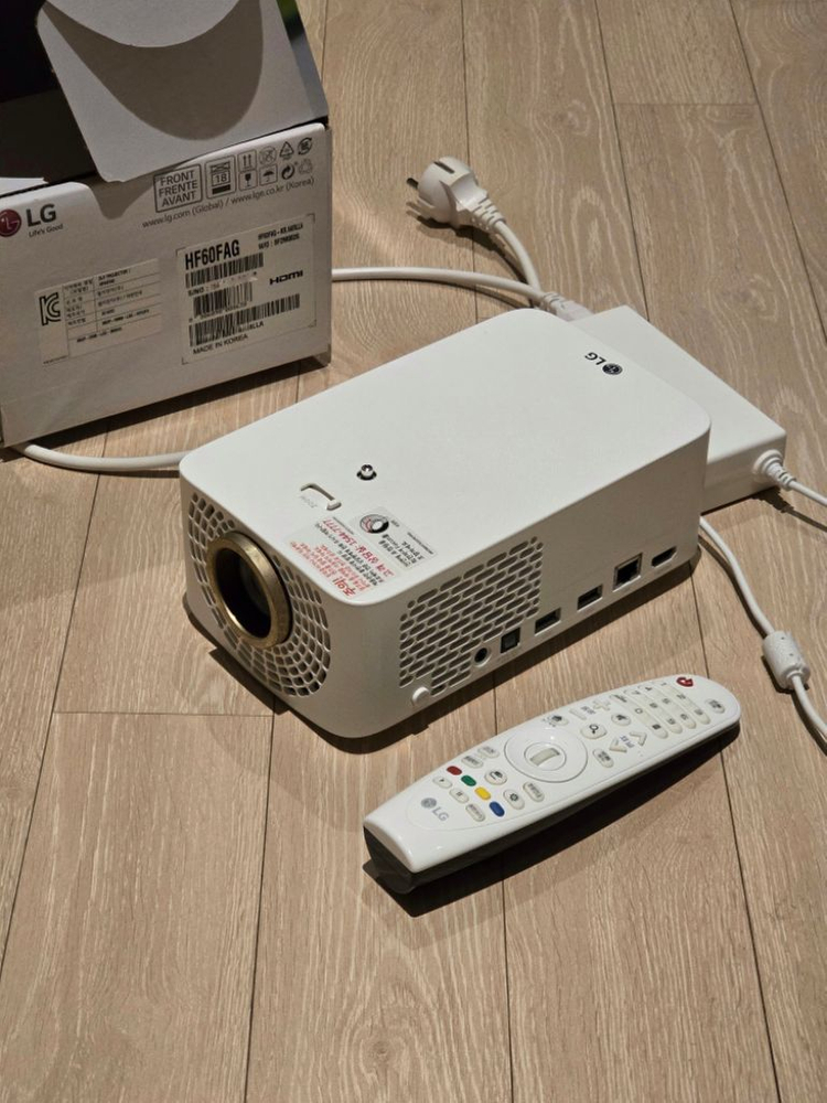 LG시네빔 HF60FAG 1400안시 넷플릭스가능 이미지