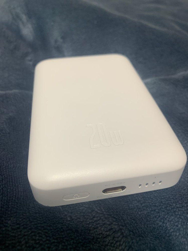 베이스어스 맥세이프 보조배터리 10000 이미지