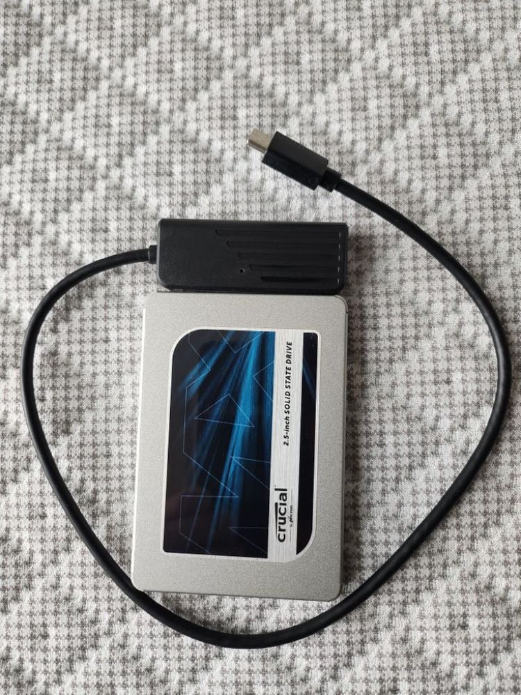 크루셜 mx500 2tb와 c타입젠더 이미지