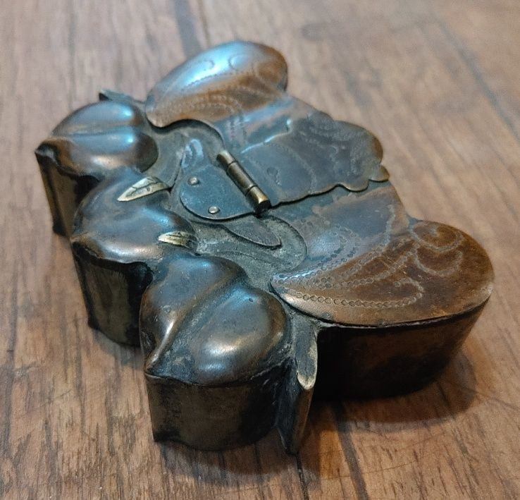 매미형 동제함 먹물통 약통 이미지