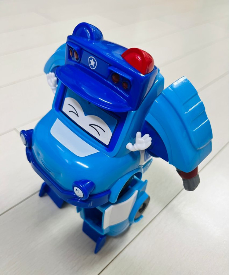 고고버스 경찰관 고든(변신) 이미지