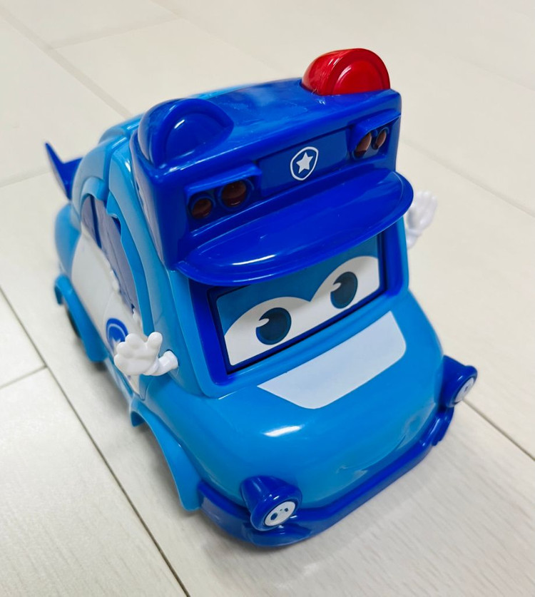 고고버스 경찰관 고든(변신) 이미지