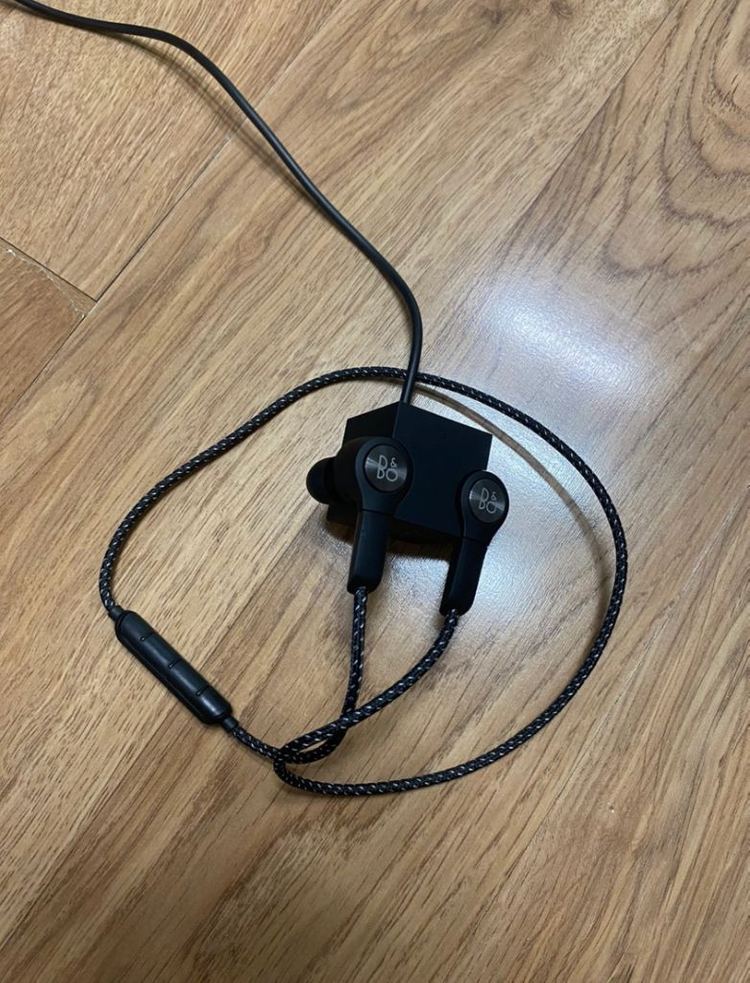 뱅엔올룹슨 H5 이어폰 팝니다/블루투스이어폰/베오플레이 이미지