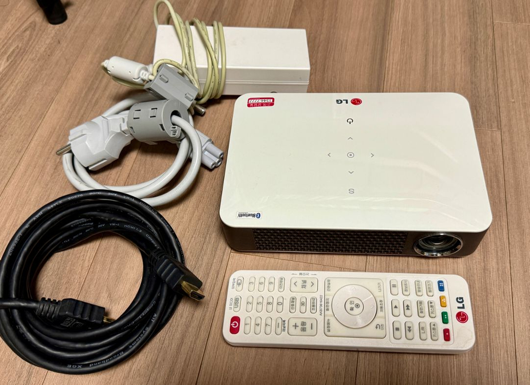 led 미니빔 lg pw700 저렴하게 가져가세요~ 이미지