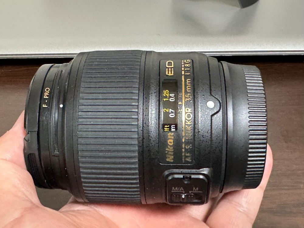 니콘 35mm f1.8g 이미지