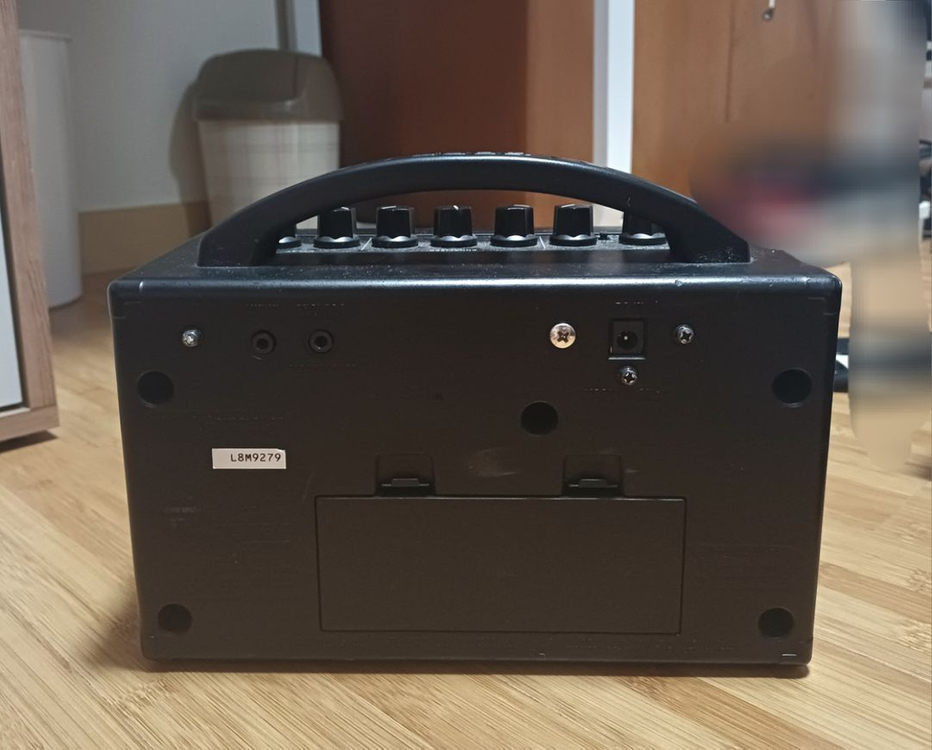 보스 카타나 미니 일렉 기타 앰프 이미지