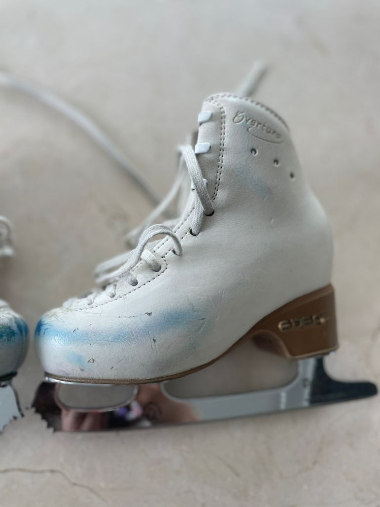 피겨화 에디아오버츄어 200 이미지