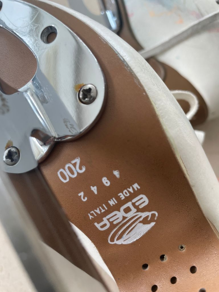 피겨화 에디아오버츄어 200 이미지