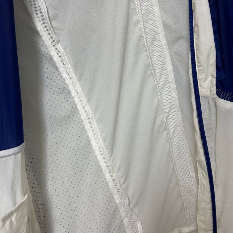 [남자 100]이젠벅 아웃도어 경량 바람막이 이미지