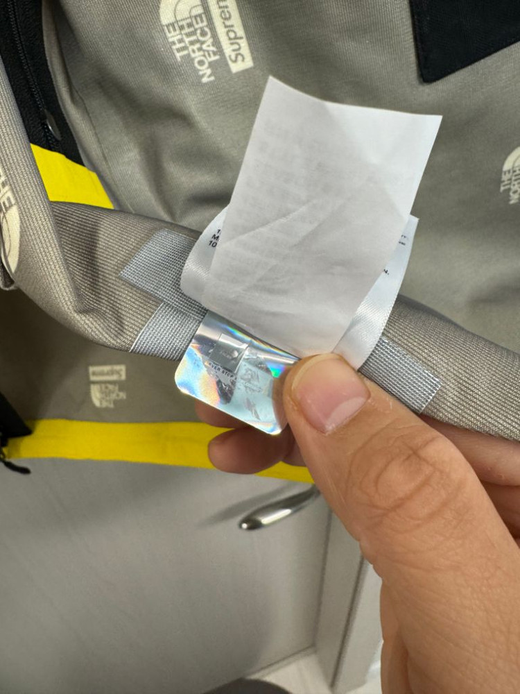 [XL] 슈프림x노스페이스 테입드 심 쉘 자켓 팜니다. 이미지