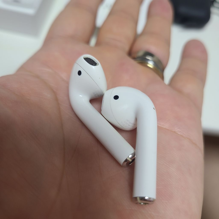 에어팟2 풀박스 케이스포함 이미지