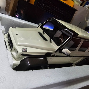 1/18 GT SPIRIT G63 AMG 6X6 화이트