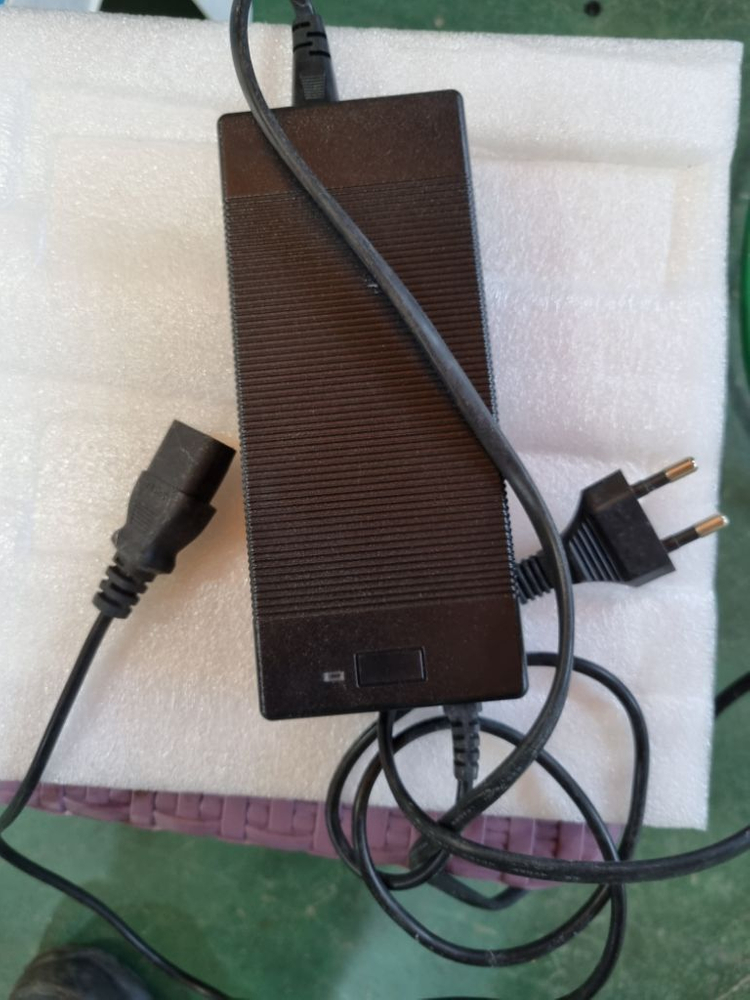 전기스쿠터 충전기(아답타) 이미지