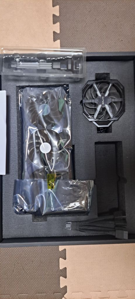 갤럭시 GALAX 지포스 RTX 4090 SG 블랙 팜 이미지
