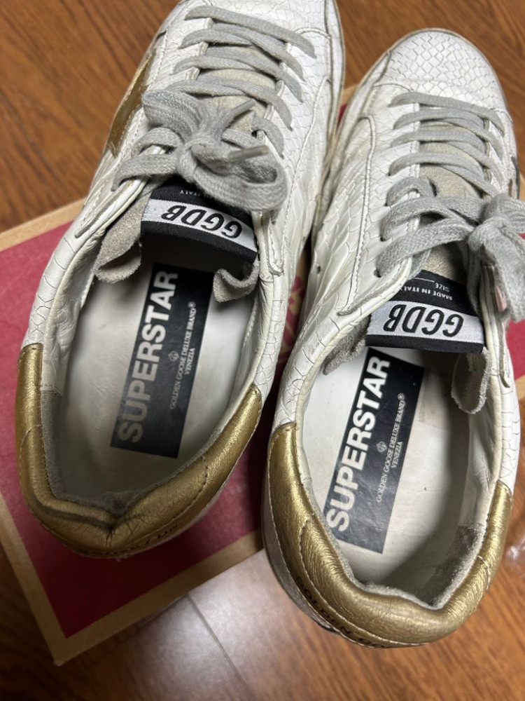골든구스 슈퍼스타 스니커즈 (255-260) 정품 이미지