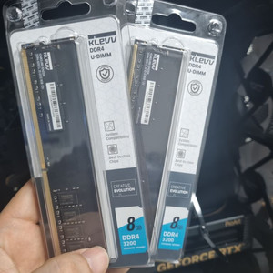 [개봉만] ddr4 8gb essencore klevv