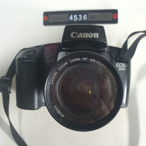 캐논 EOS 100 필름카메라 28~80mm 렌즈 장착