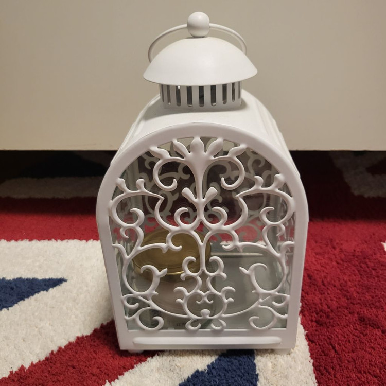 화이트 양초 랜턴 이미지