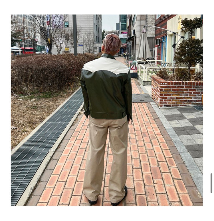 카키 레더자켓 바이커자켓 레이싱자켓 가죽 자켓 이미지
