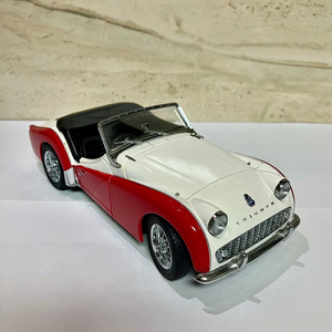 트라이엄프 Triumph TR3A - White/red