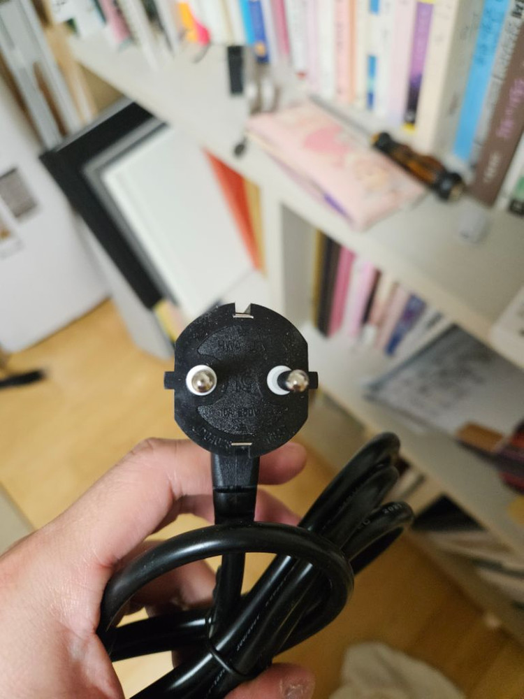 유그린 ugreen 300W gan 접지 충전기 미개봉--1