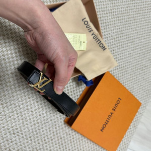 루이비통 아이코닉20mm 리버서블 벨트