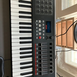 AKAI MPK61 건반 판매합니다.