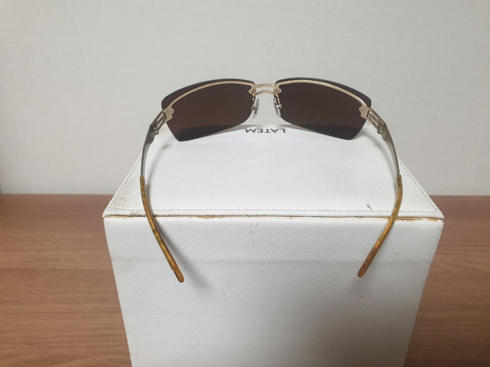 베르사체 선글라스 이미지