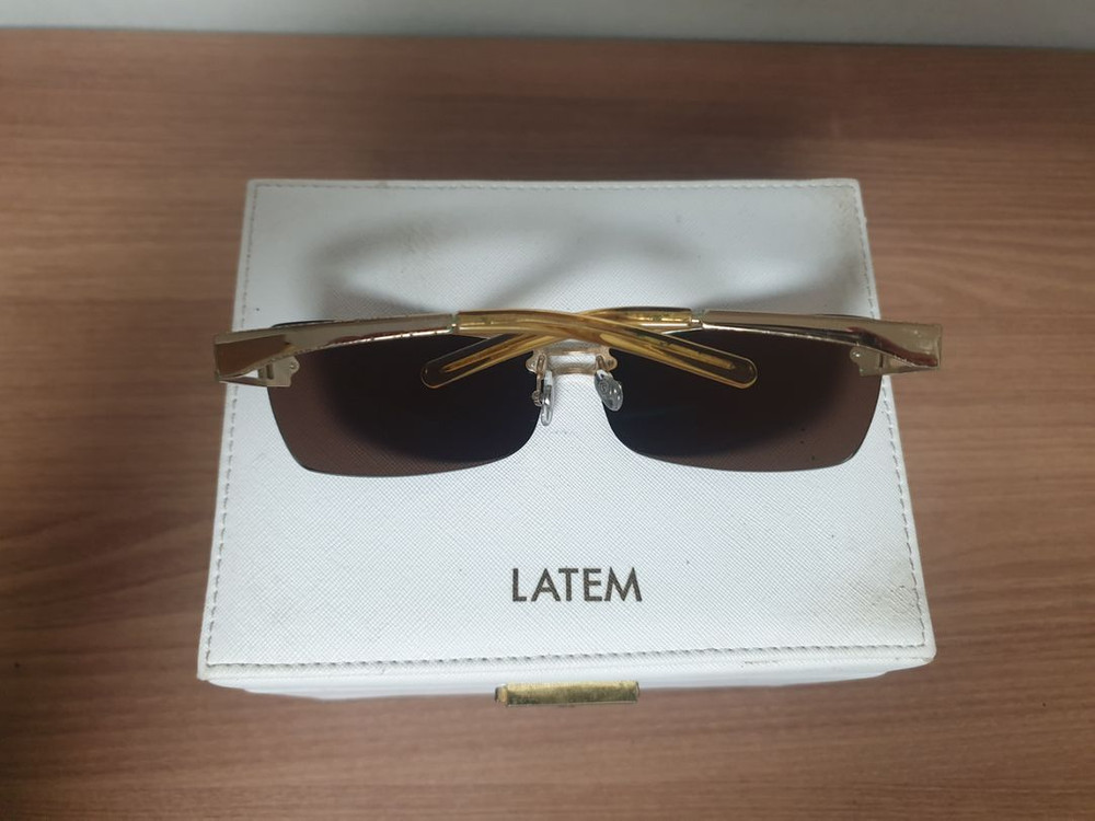 베르사체 선글라스 이미지