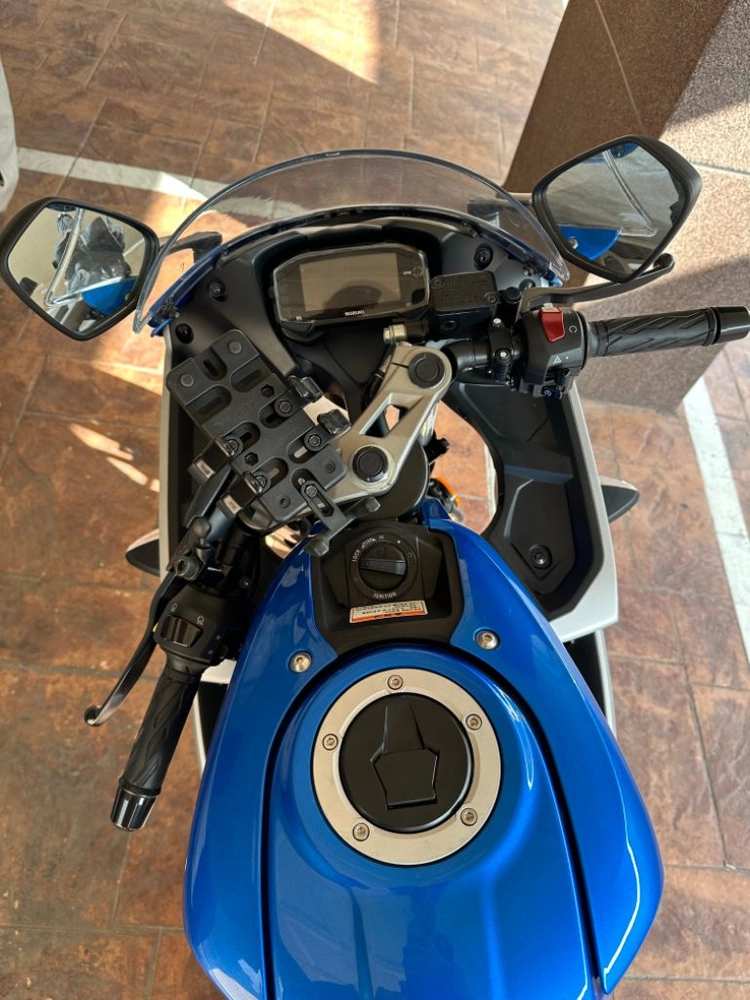 스즈키 2021 gsx-r125 스페셜컬러 이미지