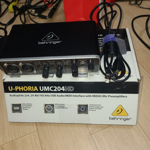 베링거 umc204hd 팝니다