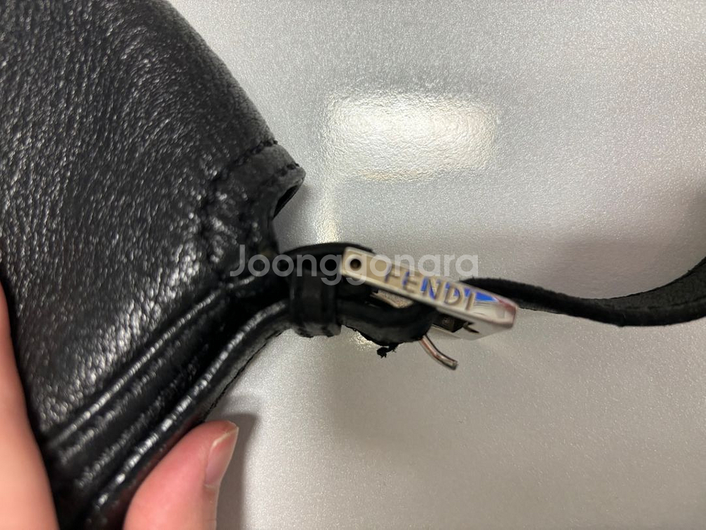 펜디 블랙 가죽 맘마백--3