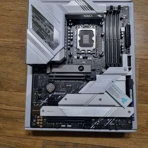 Z690-A , i9-12900K 세트로 판매 합니다
