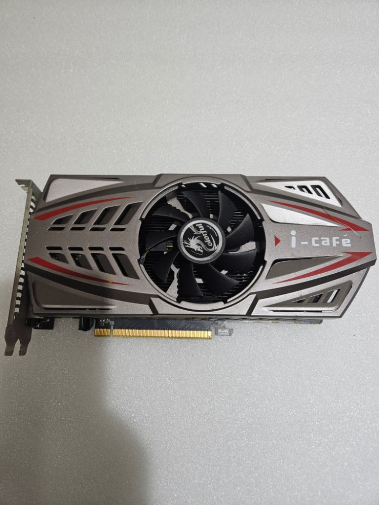 컬러플 그래픽카드 GTX 750 입니다