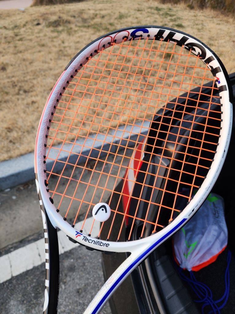 테크니화이버 티파이트 300 2그립 테니스라켓