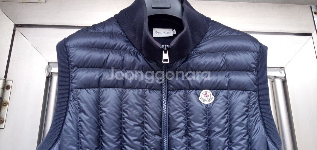 정품 몽클레어 다운패딩조끼 100~105호 상태우수--1