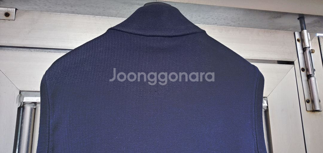 정품 몽클레어 다운패딩조끼 100~105호 상태우수--6