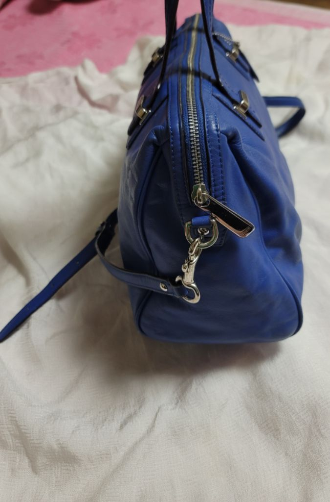 코치 가방 어두운 블루(사진 밝게 나옴) 이미지